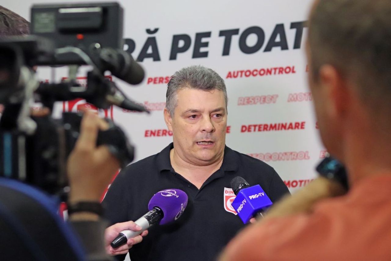 Handbaliștii de la Dinamo s-au relaxat înaintea meciului cu Porto făcând galerie colegilor de la baschet_7