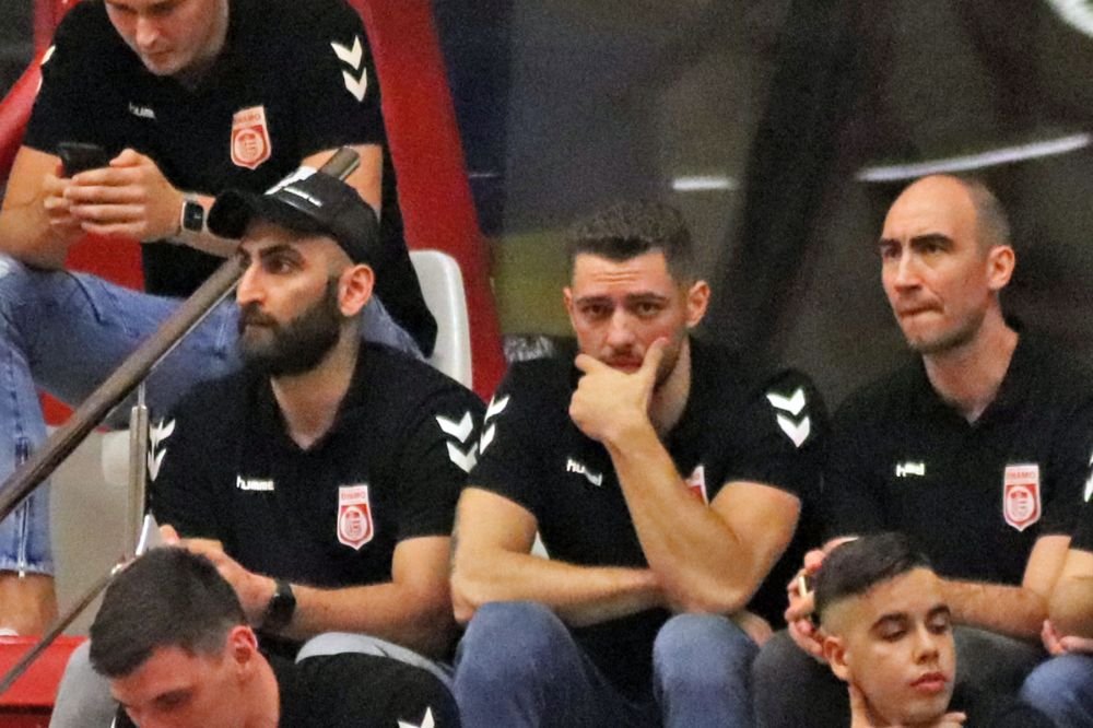 Handbaliștii de la Dinamo s-au relaxat înaintea meciului cu Porto făcând galerie colegilor de la baschet_15