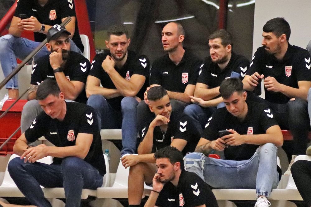 Handbaliștii de la Dinamo s-au relaxat înaintea meciului cu Porto făcând galerie colegilor de la baschet_17
