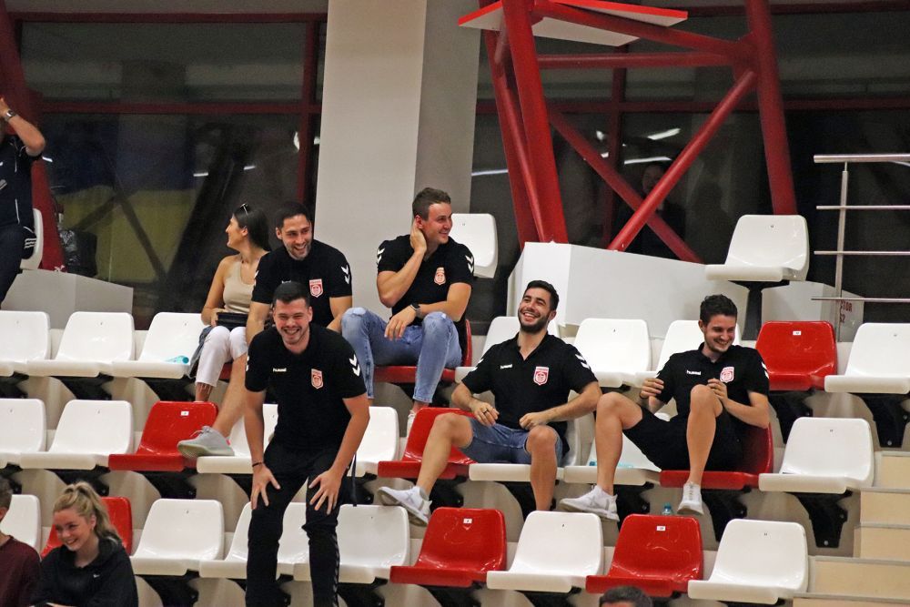 Handbaliștii de la Dinamo s-au relaxat înaintea meciului cu Porto făcând galerie colegilor de la baschet_28
