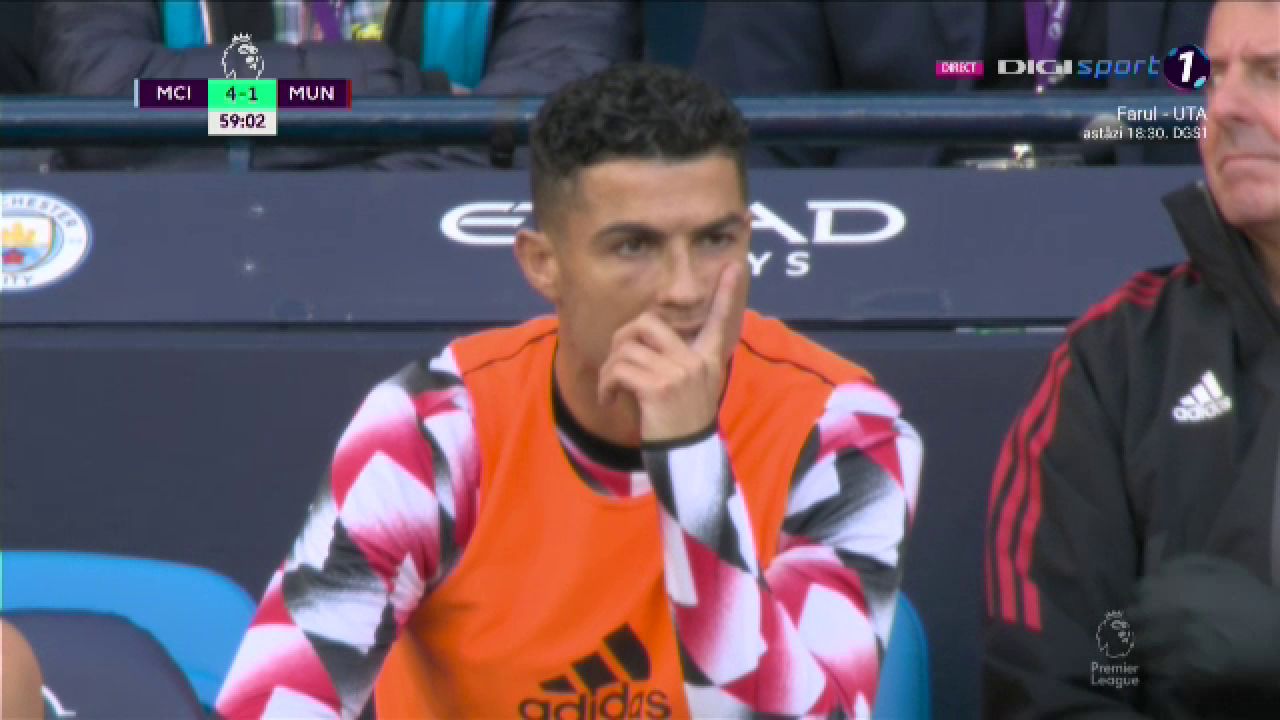 Cum a fost surprins Cristiano Ronaldo pe bancă, în timp ce Manchester United era ”demolată” de rivala City_3