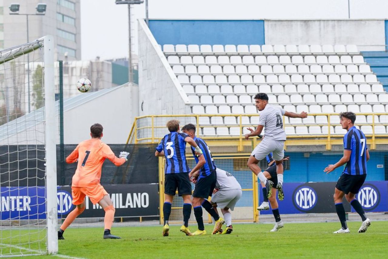 Barcelona a dat de pământ cu Interul lui Chivu, în UEFA Youth League_2