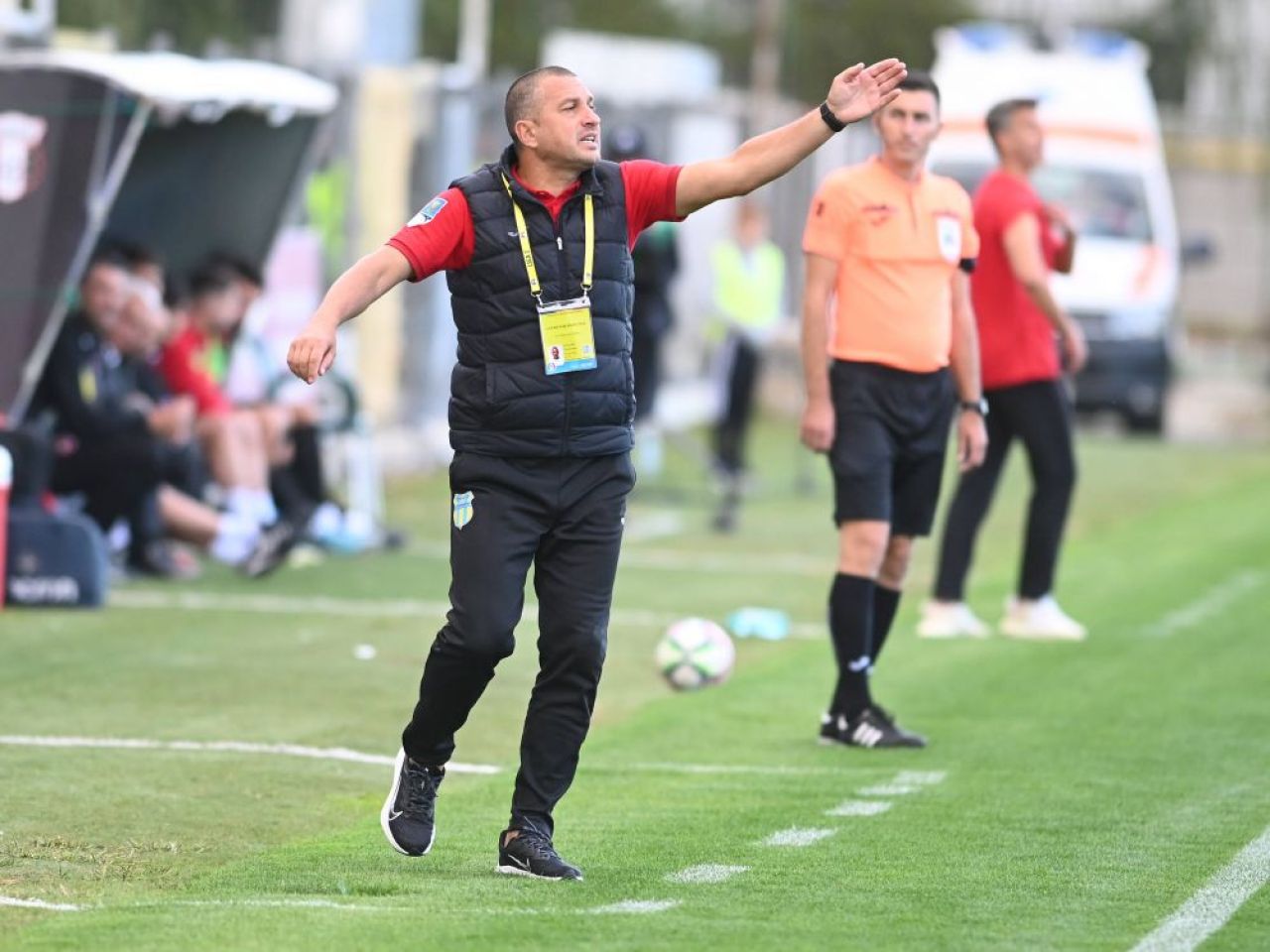 ”'New Dinamo' pe manele!”. ”Câinii” au dat drumul la petrecere în vestiar, după 1-0 cu Unirea Slobozia_4