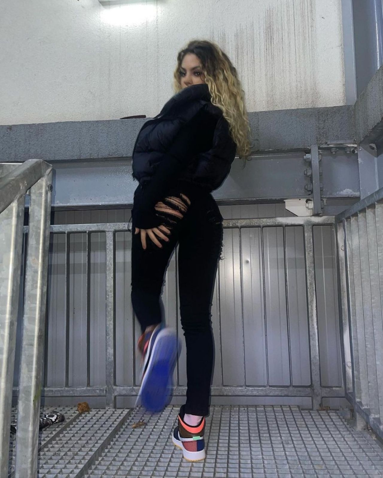 Fiul lui Adrian Mutu se iubește cu o tânără de 18 ani: „Am văzut o creață mai focoasă!” Fotografii în ipostaze incendiare _27