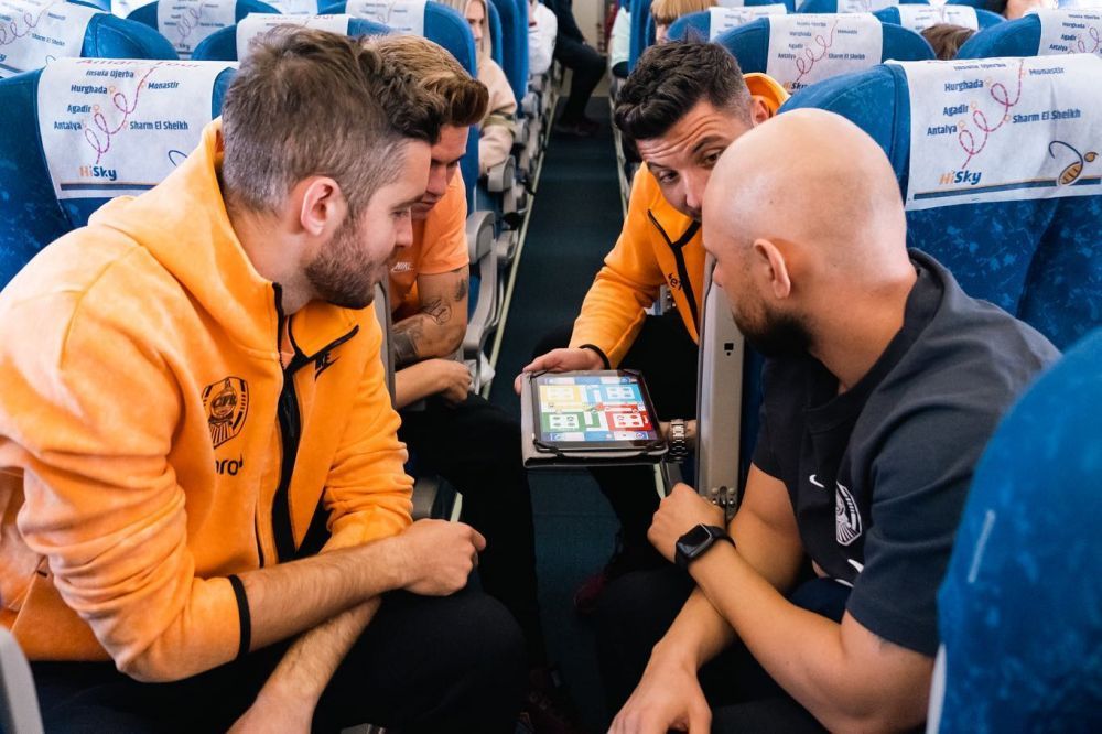 CFR Cluj a ajuns la Praga pentru meciul din Conference League. Slavia - CFR e LIVE pe PRO ARENA și VOYO, joi de la 22:00_4