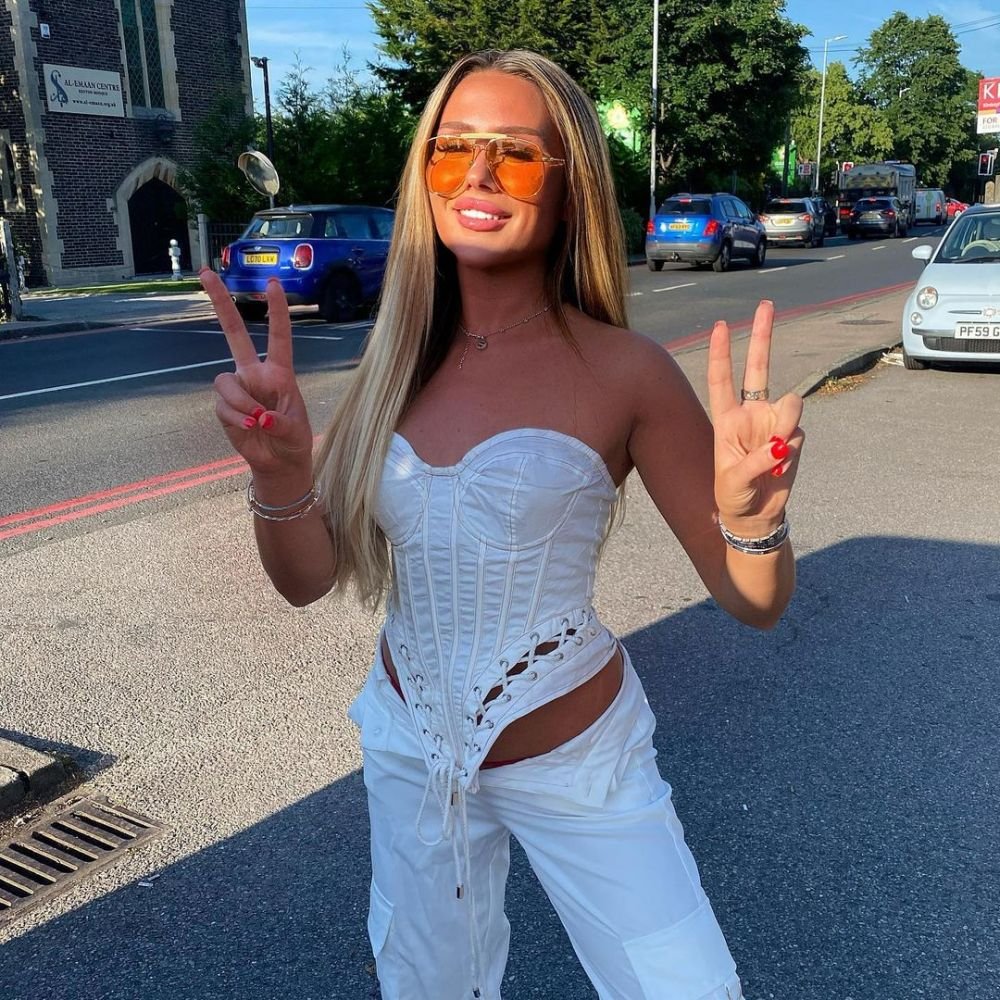 Gabriella Howell, o fotbalistă cu siluetă de model, acuzată că este selecționată fără a avea pic de talent. Care a fost reacția ei_9