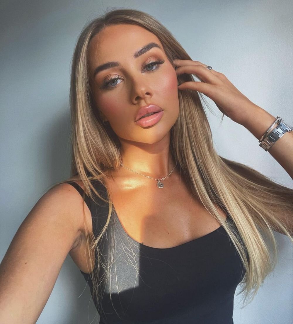 Gabriella Howell, o fotbalistă cu siluetă de model, acuzată că este selecționată fără a avea pic de talent. Care a fost reacția ei_33
