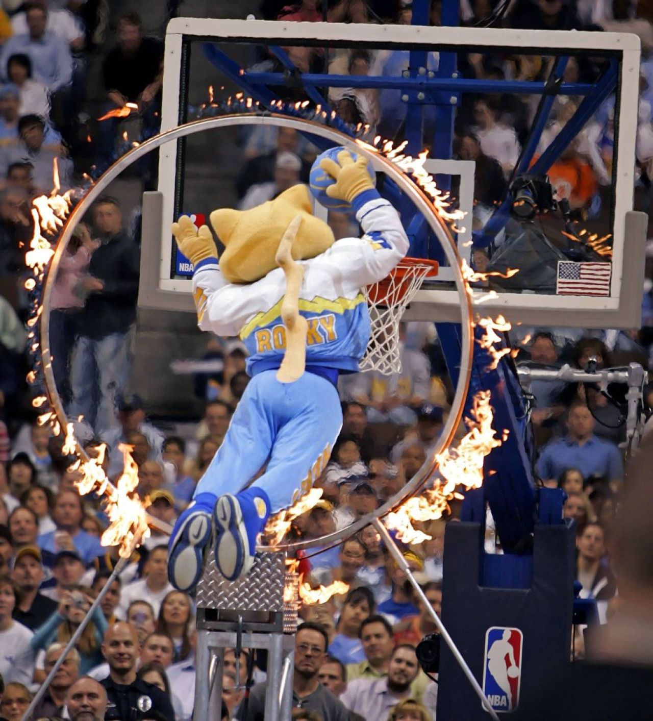 Salariul uriaș primit de mascotă din NBA surprinde pe toată lumea. Cât încasează pe an_8