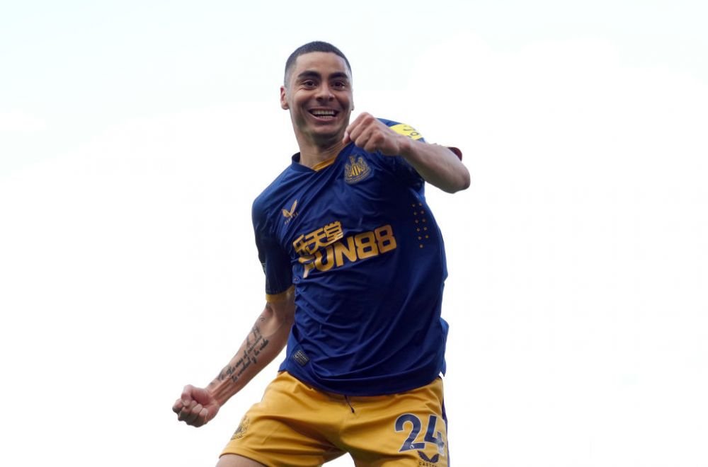 Newcastle vrea să înceapă seria de lovituri pe piața transferurilor cu un jucător de la Barcelona_2