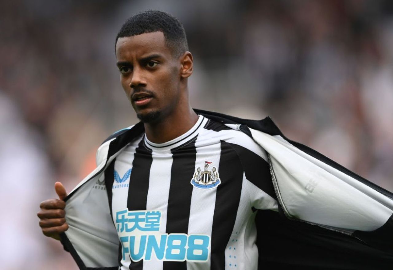 Newcastle vrea să înceapă seria de lovituri pe piața transferurilor cu un jucător de la Barcelona_3