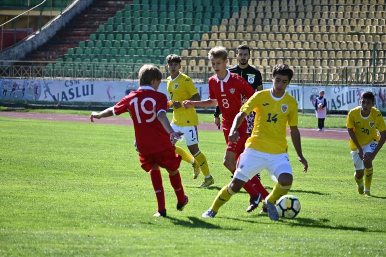 Amical ciudat România - Moldova: ce au făcut cei mai mici ”tricolori” în fața moldovenilor Cayden Downton-Hoyle și Tamer Wati_4