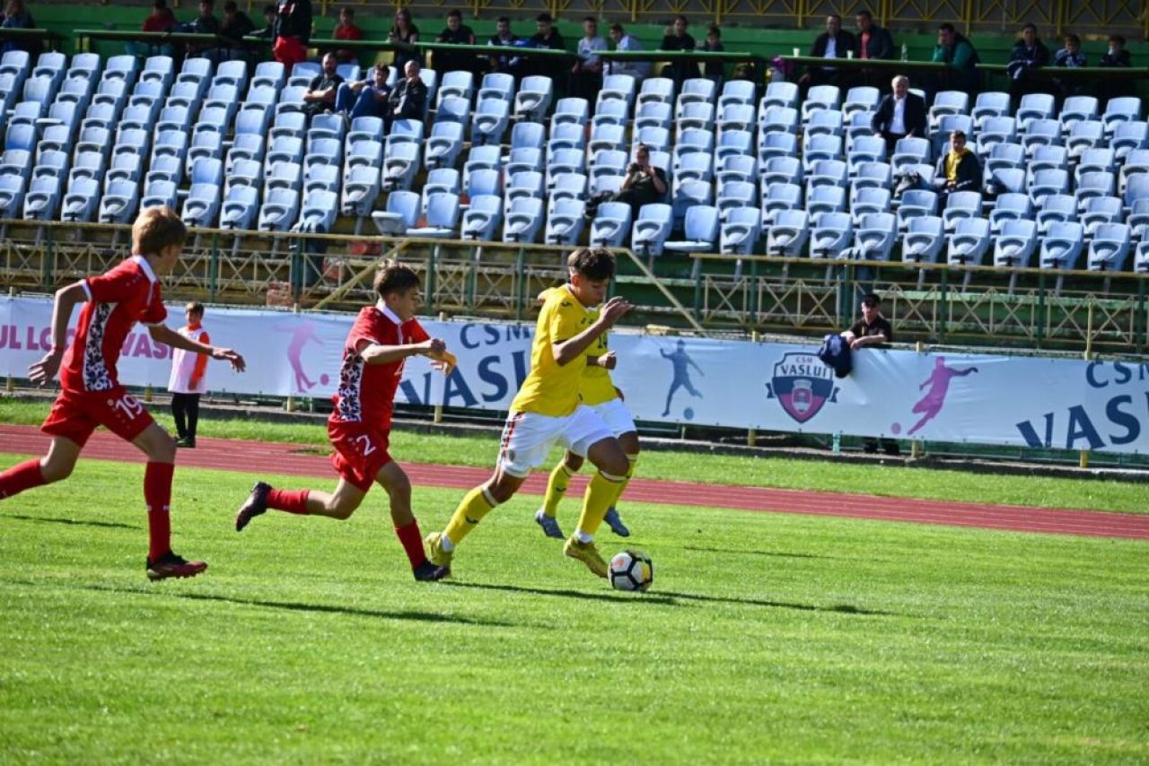 Amical ciudat România - Moldova: ce au făcut cei mai mici ”tricolori” în fața moldovenilor Cayden Downton-Hoyle și Tamer Wati_6