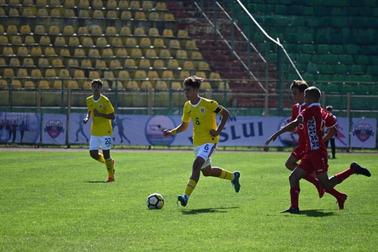 Amical ciudat România - Moldova: ce au făcut cei mai mici ”tricolori” în fața moldovenilor Cayden Downton-Hoyle și Tamer Wati_7