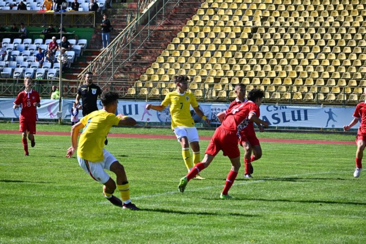 Amical ciudat România - Moldova: ce au făcut cei mai mici ”tricolori” în fața moldovenilor Cayden Downton-Hoyle și Tamer Wati_9