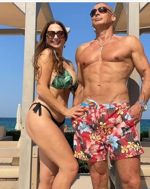 Are o siluetă perfectă, dar să o vezi pe mama sa! Cât de bine arată familia unei vedete de reality show din Marea Britanie_8
