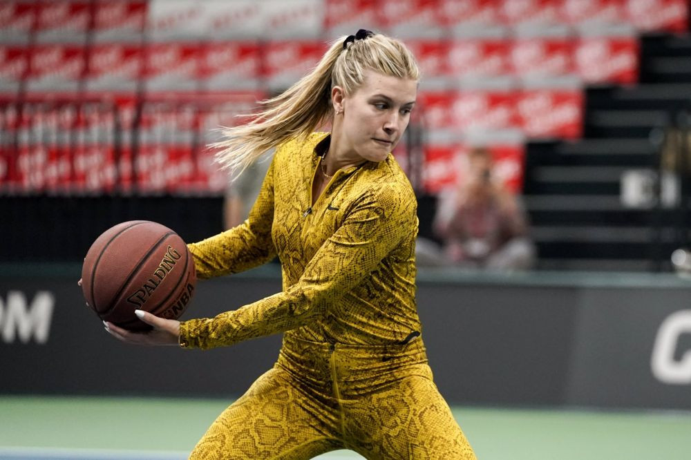 Ce a răspuns Eugenie Bouchard, întrebată despre refuzul de a-i strânge mâna Alexandrei Dulgheru, la Fed Cup_38