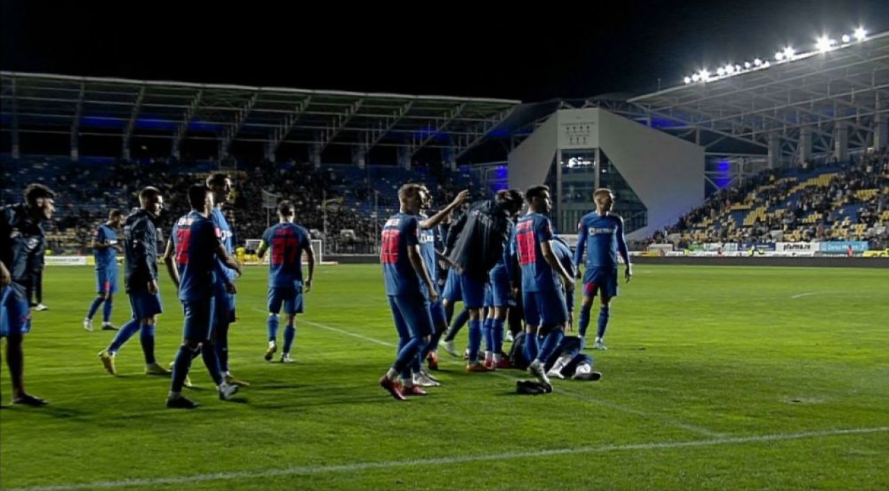 Billel Omrani, la pământ imediat după ce s-a terminat Petrolul - FCSB. Ce a pățit fotbalistul vicecampioanei_2