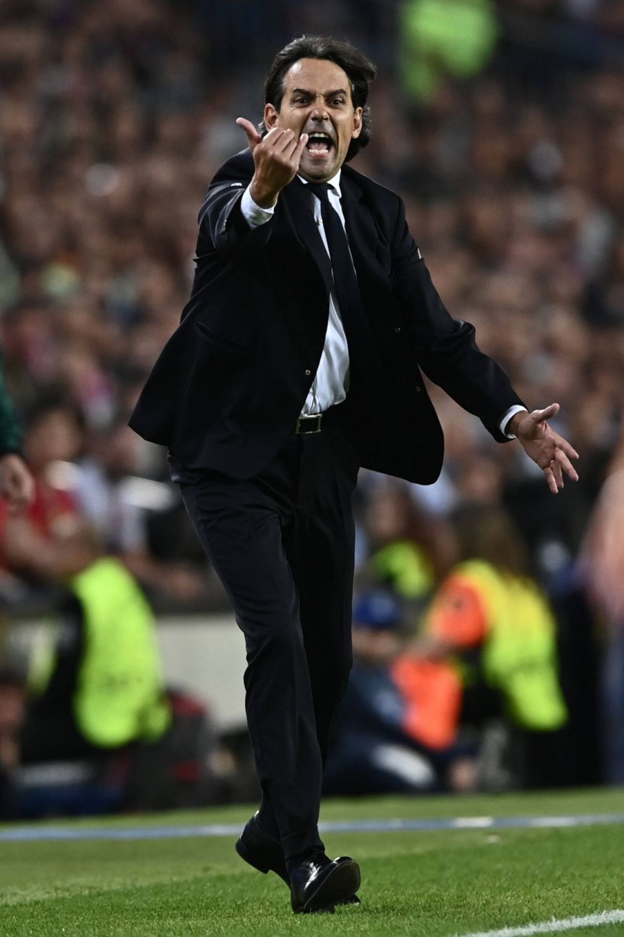 Orgoliosul Simone Inzaghi. Ce le-a spus elevilor săi, în vestiar, la pauza meciului Barcelona - Inter 3-3_6
