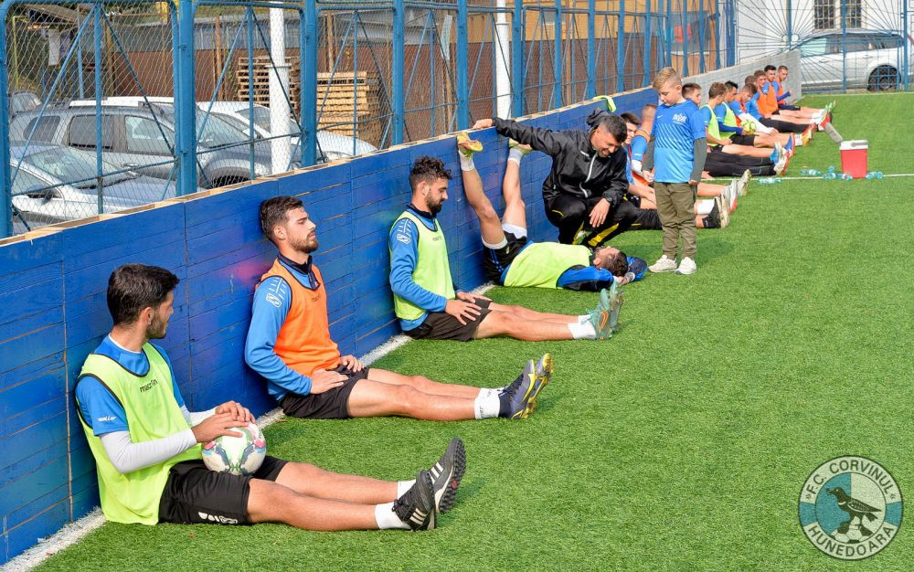 Gest superb al clubului Corvinul Hunedoara pentru un copil care suferă de autism! ”Vă prezentăm un nou jucător”_12