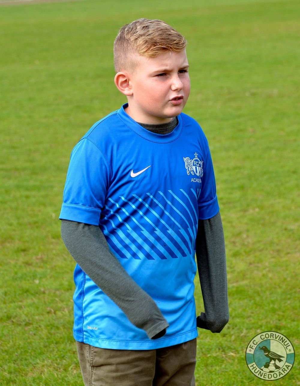 Gest superb al clubului Corvinul Hunedoara pentru un copil care suferă de autism! ”Vă prezentăm un nou jucător”_14