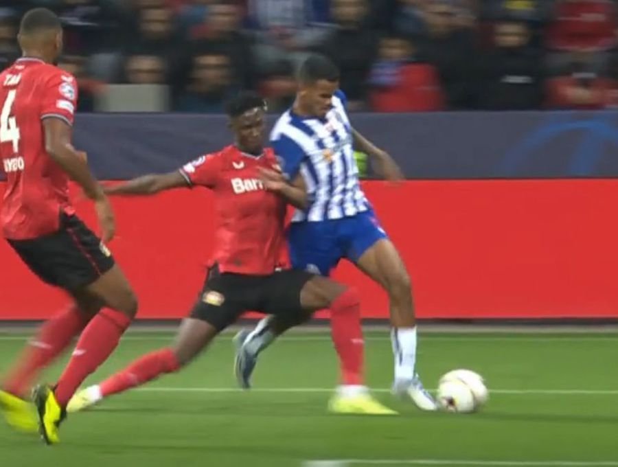 Istvan Kovacs, „mitraliat” în presa din Germania și Portugalia după Leverkusen - FC Porto, 0-3: „Totul salvat de VAR!”_9