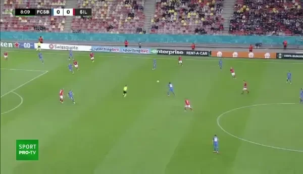 FCSB - Silkeborg | Minutul 8: Ocazie FCSB!