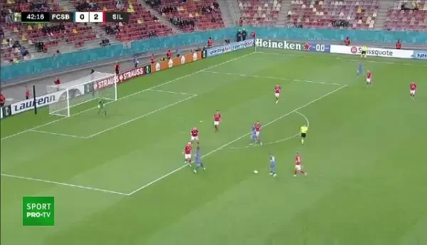 FCSB - Silkeborg | Minutul 43: Ocazie FCSB!