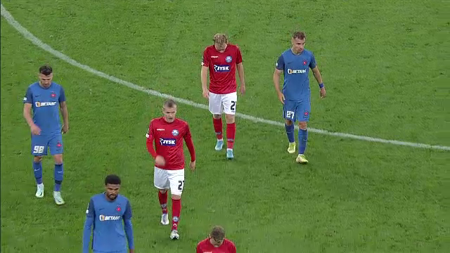 Fanii lui FCSB s-au săturat! Plecări în masă de la stadion, huiduieli și steaguri strânse de pe gard: 