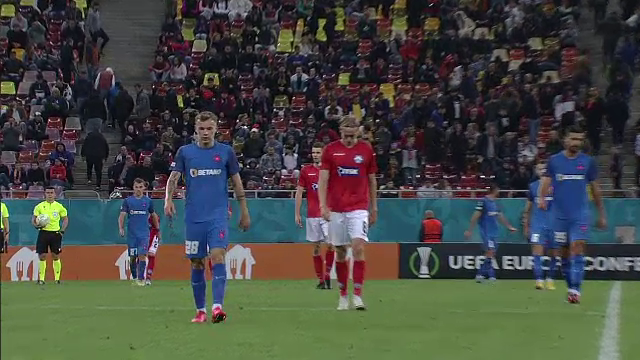 Fanii lui FCSB s-au săturat! Plecări în masă de la stadion, huiduieli și steaguri strânse de pe gard: 