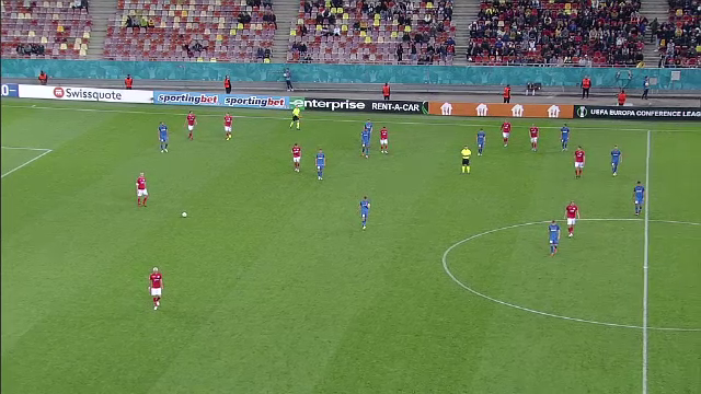 Fanii lui FCSB s-au săturat! Plecări în masă de la stadion, huiduieli și steaguri strânse de pe gard: 