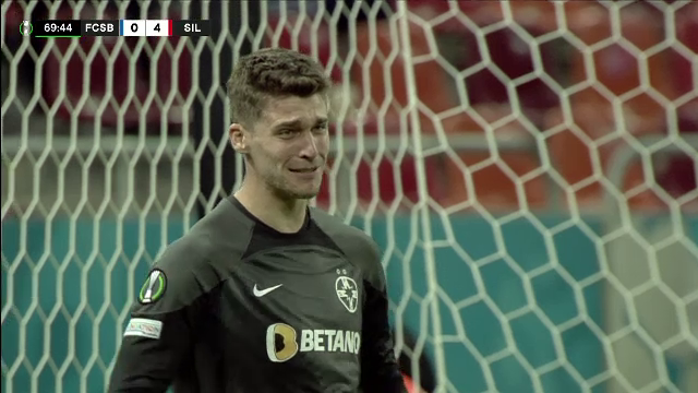 Târnovanu, în lacrimi la umilința cu Silkeborg! Și-a făcut cruce după al zecelea gol încasat de la danezi într-o săptămână_8
