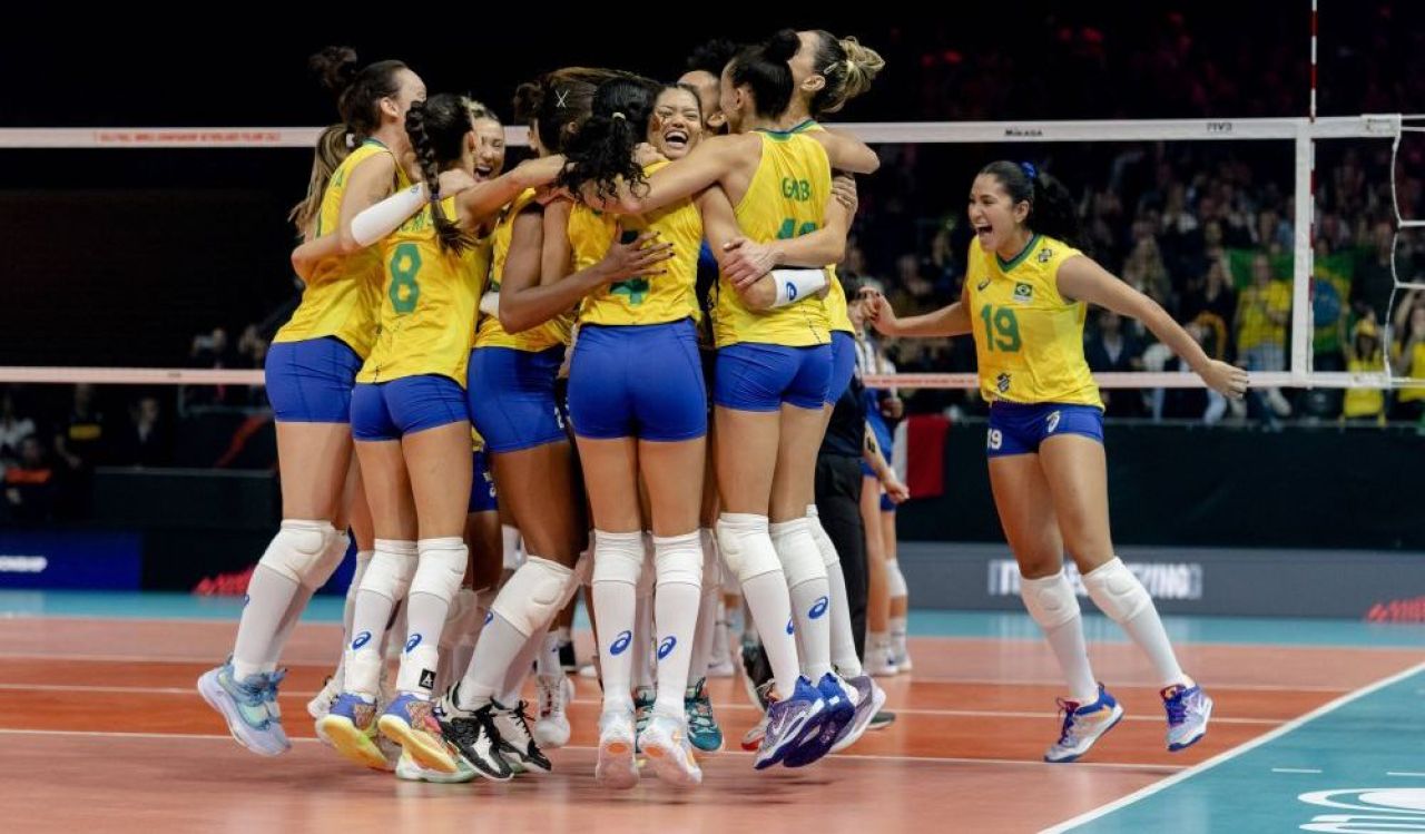 Superbele voleibaliste brazilience sunt în finala Campionatului Mondial!_15