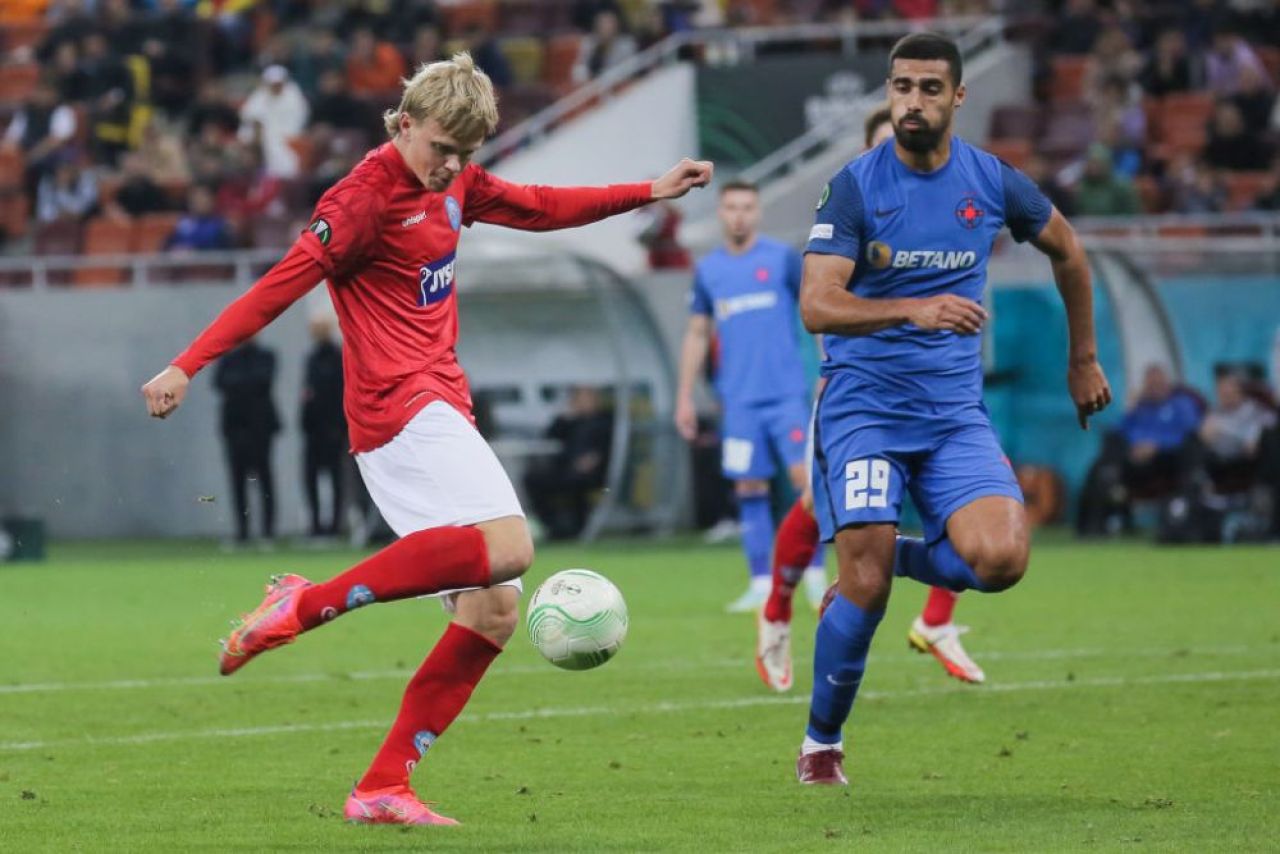 Danezii știu să joace și pe gazon natural! :) De la „știu să joace pe mochetă, e alt fotbal acolo” la instrucție pe Arena Națională_12