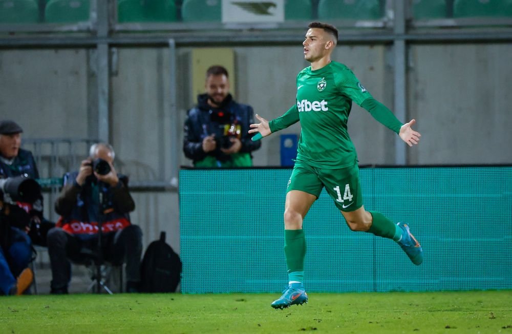 Artă! Gol marcat de singurul român de la Ludogoreț după o fază superbă și bulgarii sunt peste Roma lui Mourinho în Europa League_3