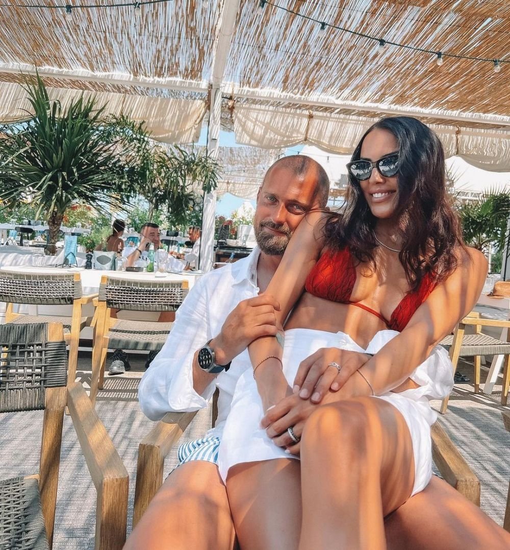 Ce postează Ioana Tamaș, una dintre cele mai sexy neveste de fotbaliști_24