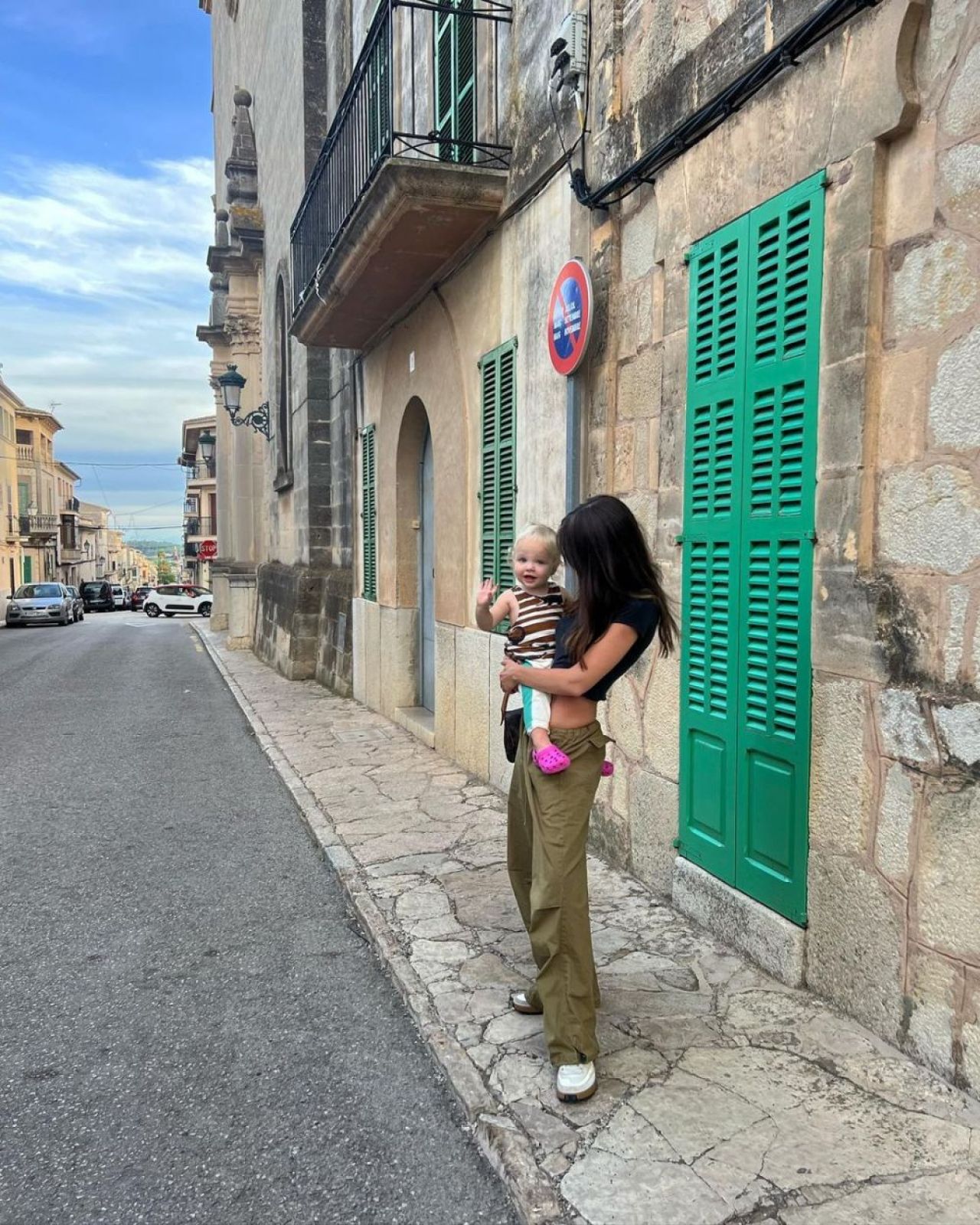 „Aș fi dată afară dacă aș purta asta eu!” Emily Ratajkowski și-a înnebunit fanii cu ultima apariție! Rochia cu care părea ca și dezbrăcată _67