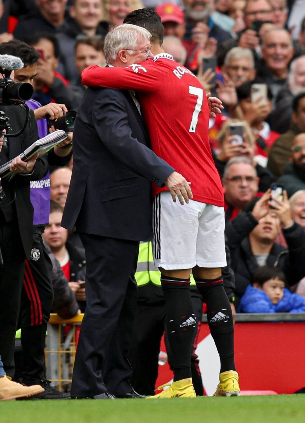 Sir Alex Ferguson, din nou pe gazonul de pe Old Trafford! Revedere emoționantă cu Cristiano Ronaldo
