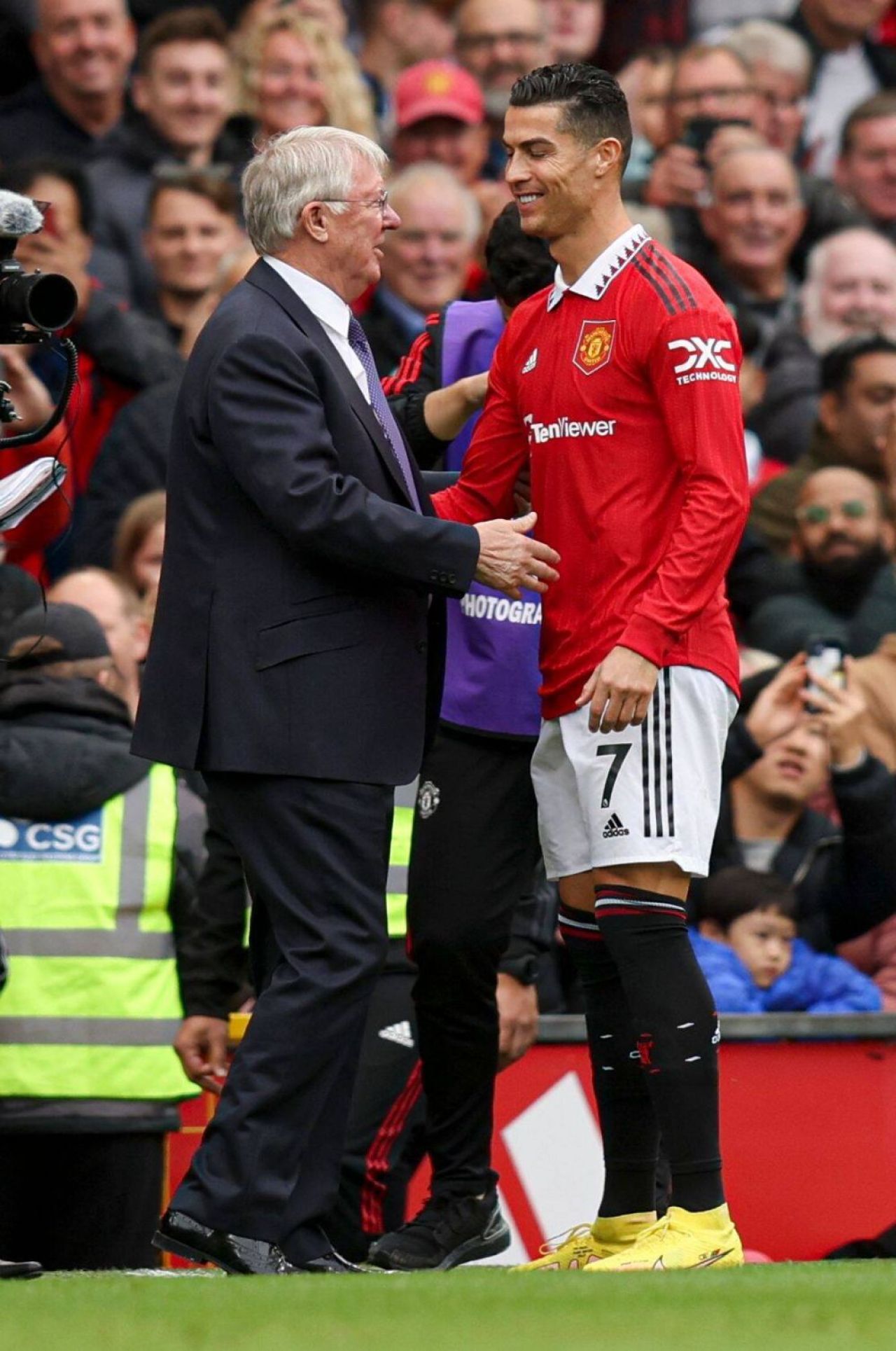 Sir Alex Ferguson, din nou pe gazonul de pe Old Trafford! Revedere emoționantă cu Cristiano Ronaldo_4