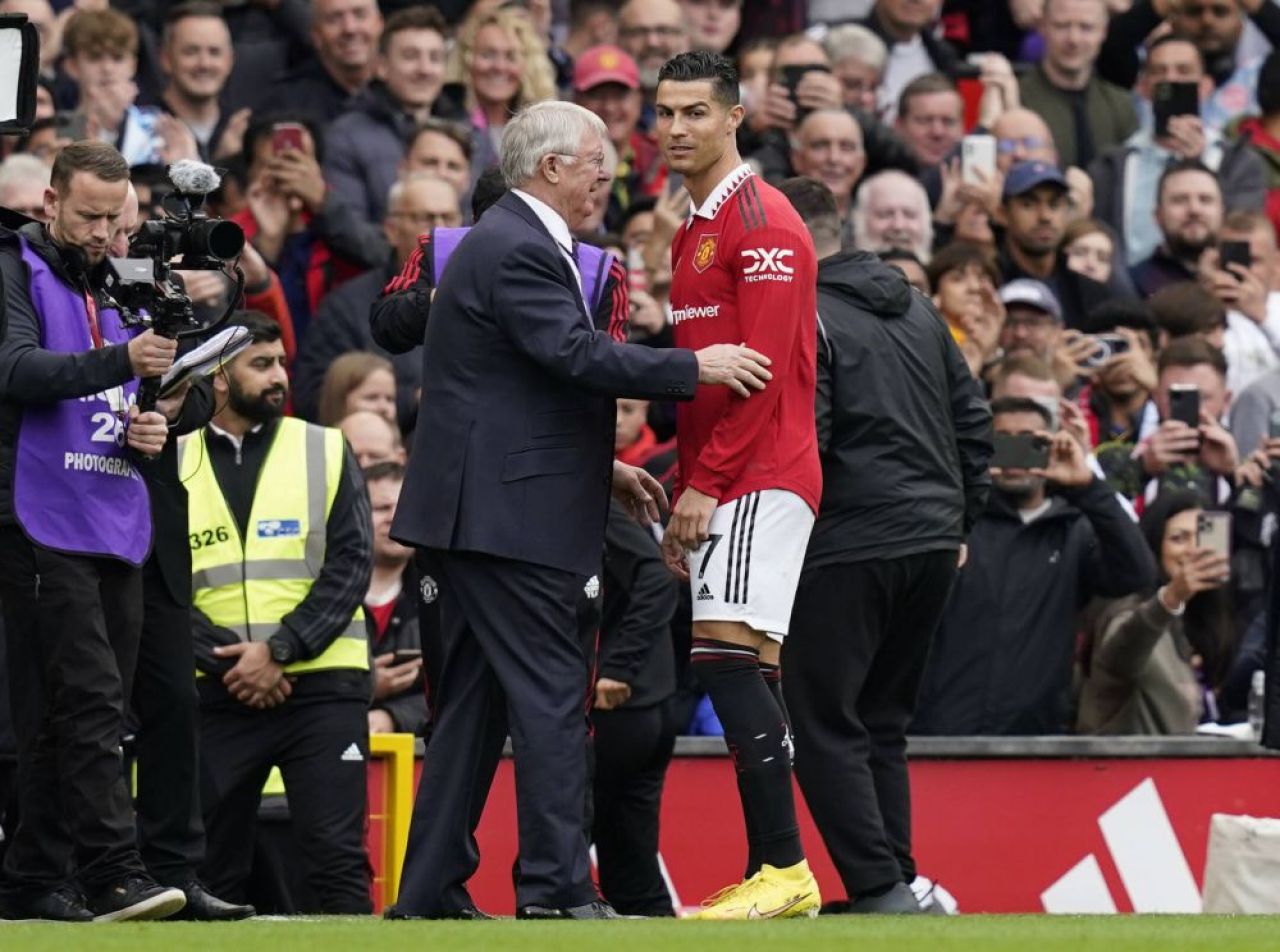 Sir Alex Ferguson, din nou pe gazonul de pe Old Trafford! Revedere emoționantă cu Cristiano Ronaldo_8
