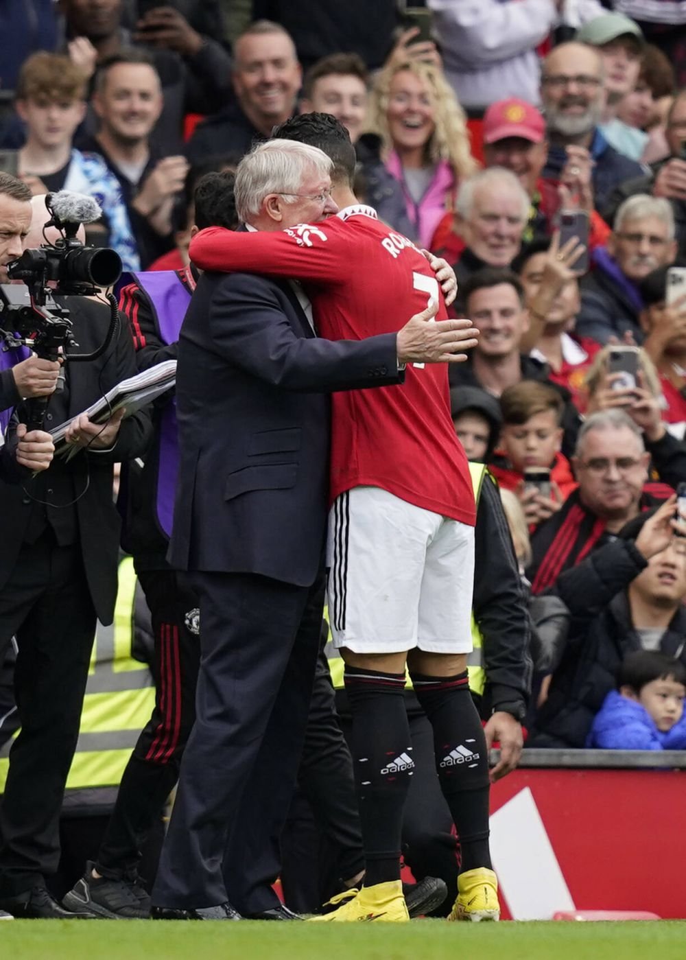 Sir Alex Ferguson, din nou pe gazonul de pe Old Trafford! Revedere emoționantă cu Cristiano Ronaldo_10