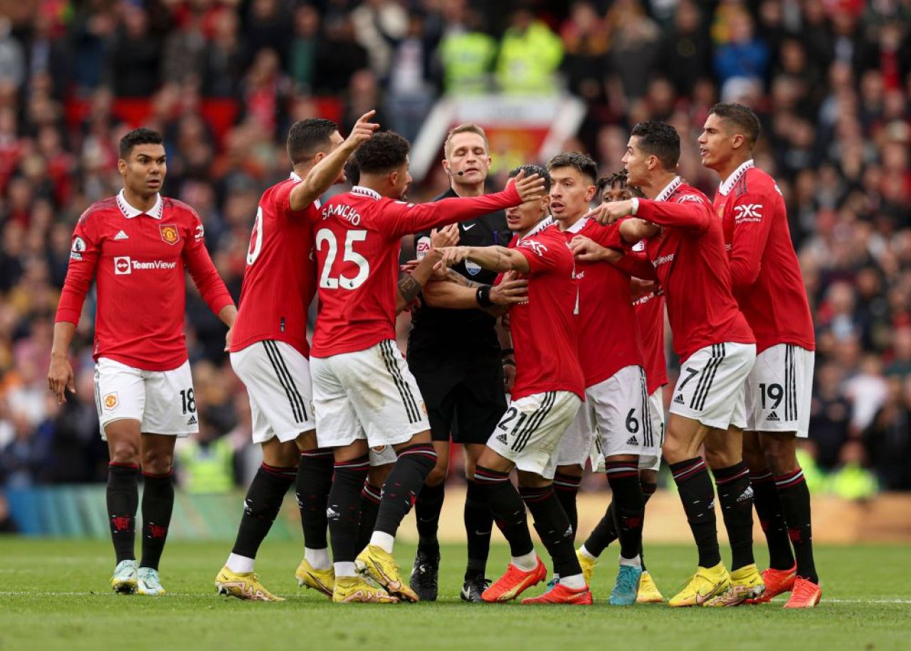 Fază bizară în Premier League! Ronaldo i-a luat mingea portarului și a marcat, dar a văzut galben și golul a fost anulat_7
