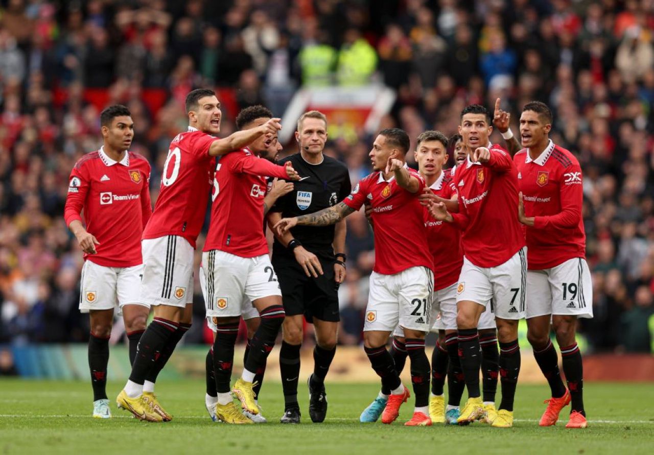 Fază bizară în Premier League! Ronaldo i-a luat mingea portarului și a marcat, dar a văzut galben și golul a fost anulat_8