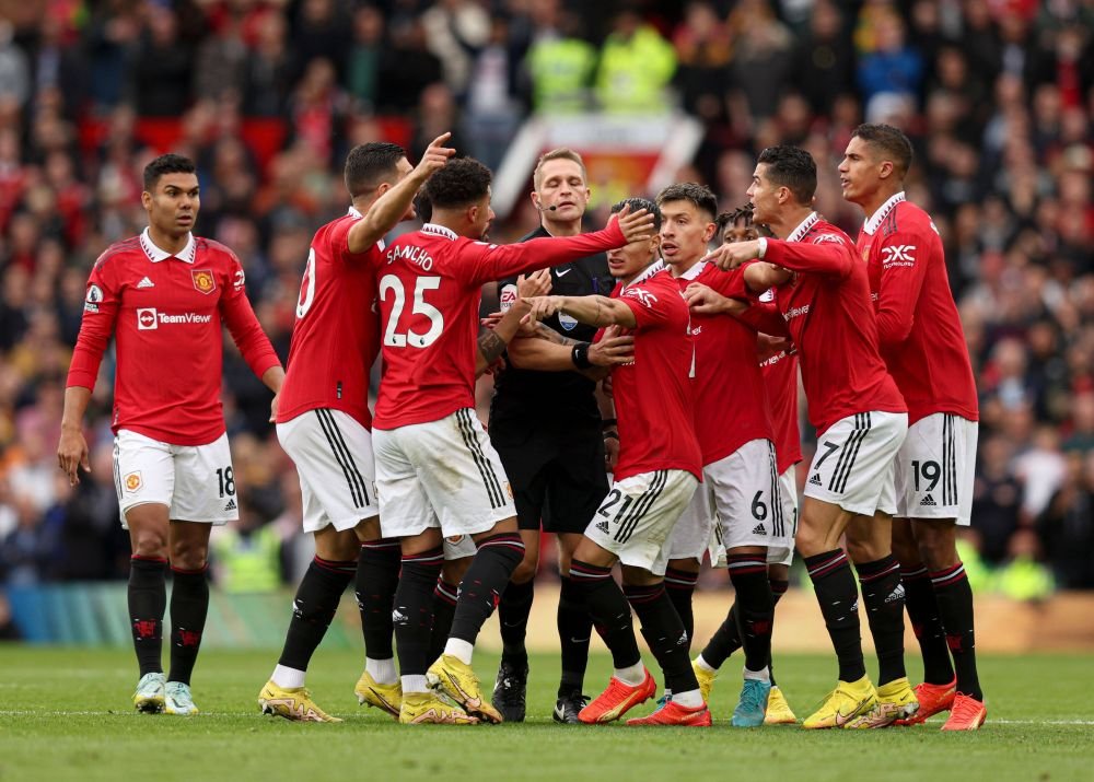 Fază bizară în Premier League! Ronaldo i-a luat mingea portarului și a marcat, dar a văzut galben și golul a fost anulat_9