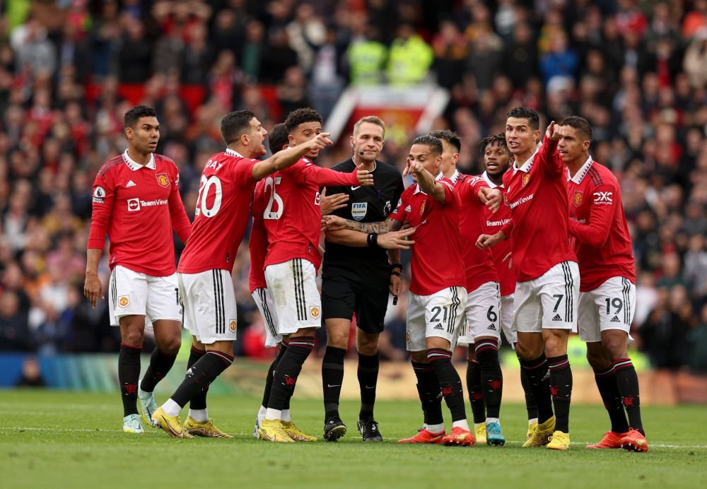 Fază bizară în Premier League! Ronaldo i-a luat mingea portarului și a marcat, dar a văzut galben și golul a fost anulat_10