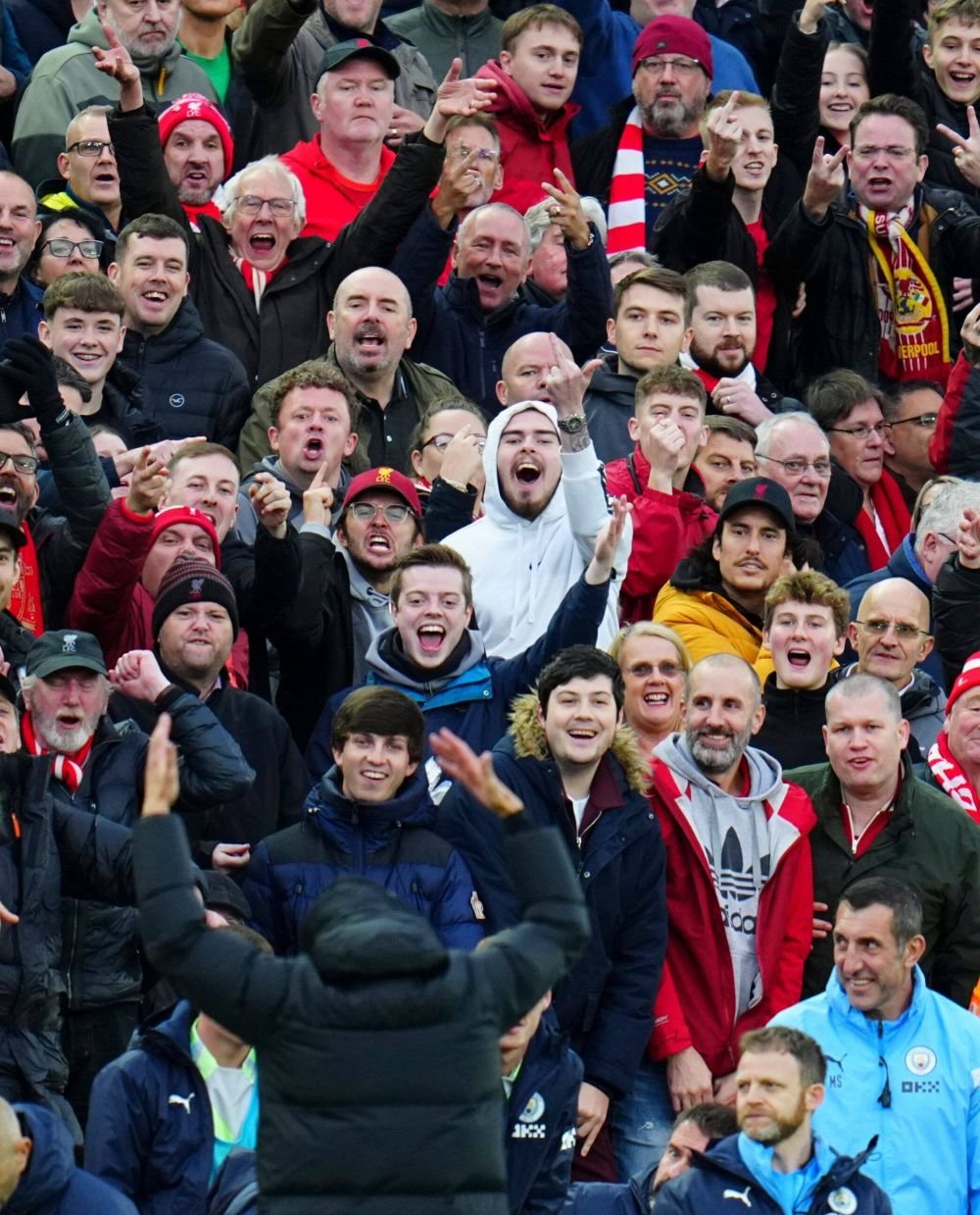 Pep Guardiola, criză de nervi după golul anulat lui Manchester City! Antrenorul a început să-i provoace pe fanii lui Liverpool_3
