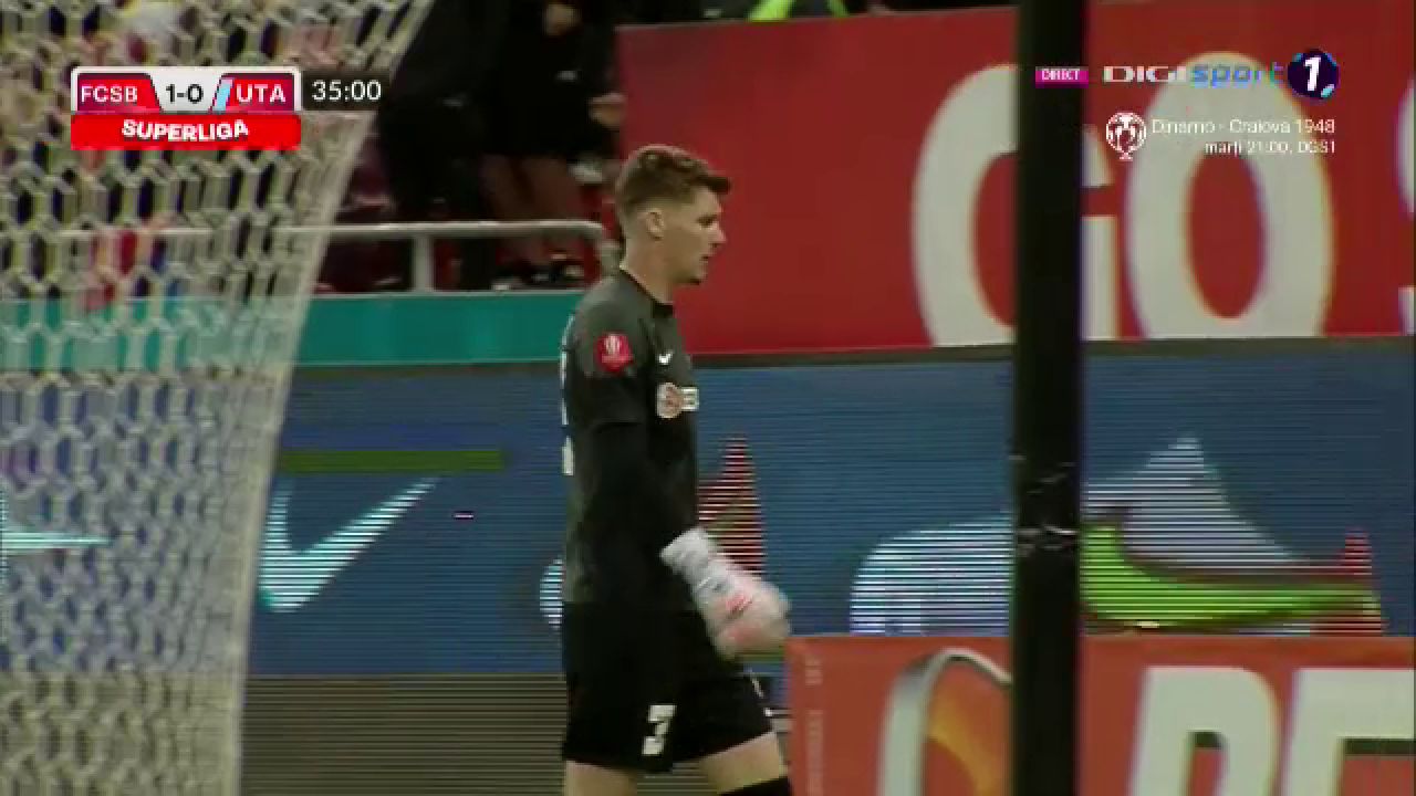 Show pirotehnic pe Arena Națională, la FCSB - UTA. Câte minute a întrerupt centralul meciul după ce