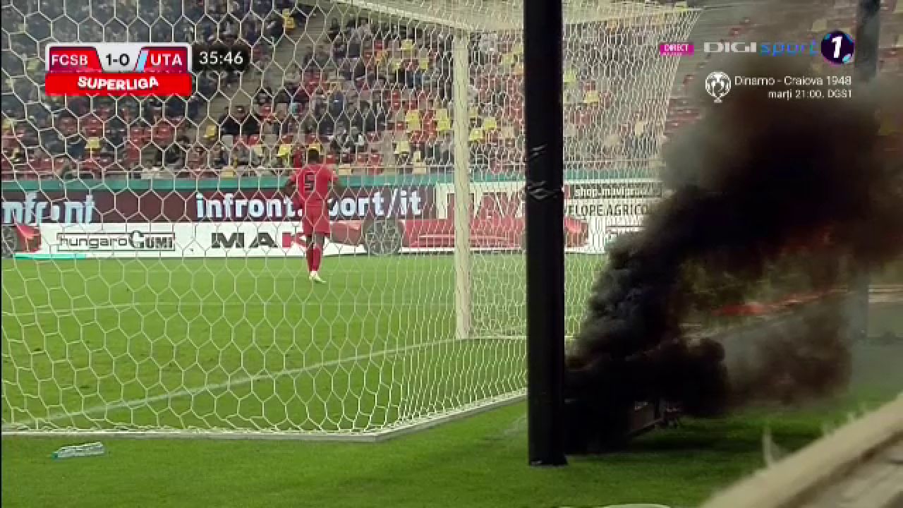 Show pirotehnic pe Arena Națională, la FCSB - UTA. Câte minute a întrerupt centralul meciul după ce