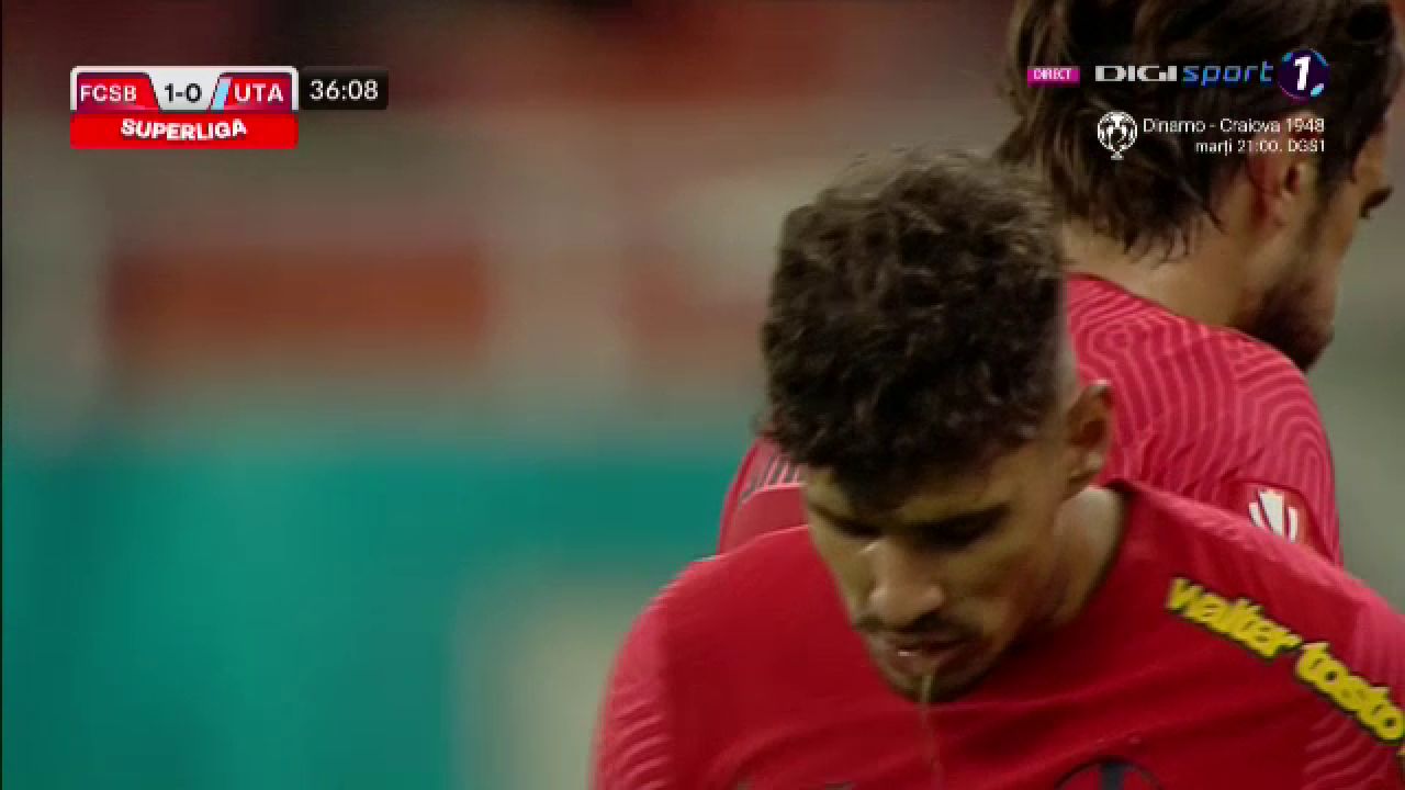 Show pirotehnic pe Arena Națională, la FCSB - UTA. Câte minute a întrerupt centralul meciul după ce