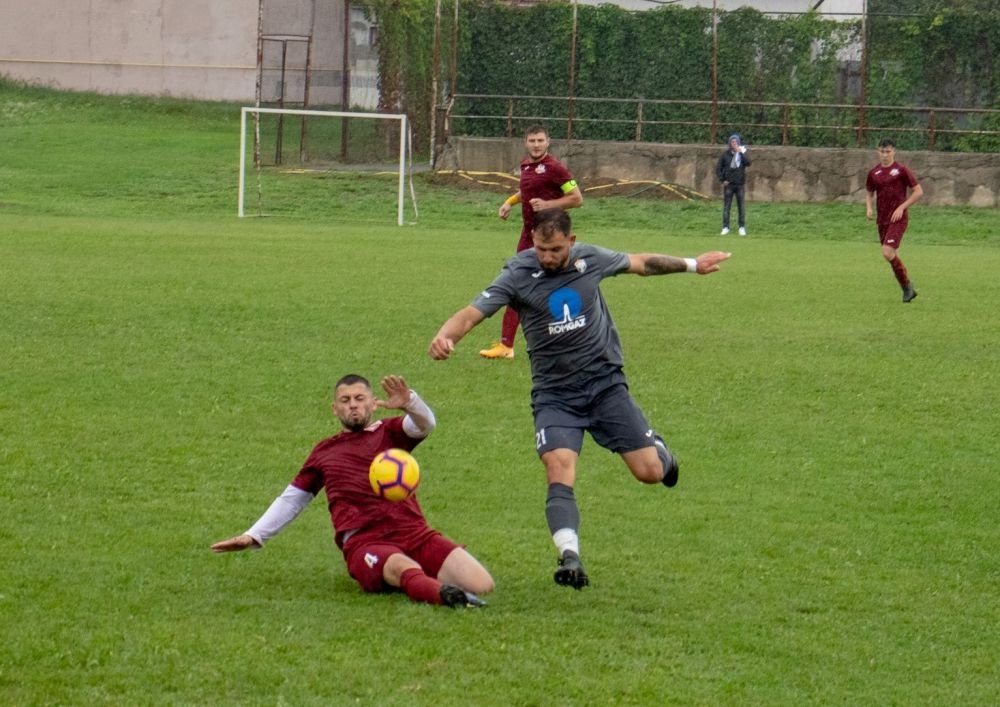 Au retrogradat din Liga 1 cu punctaj -41 și s-au desființat, dar fac spectacol în Liga 4!_5