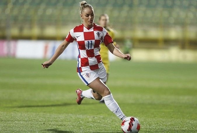 Fotbalista care a uimit o lume întreagă cu frumusețea ei răvășitoare! Cine e Ana Maria Markovic_9